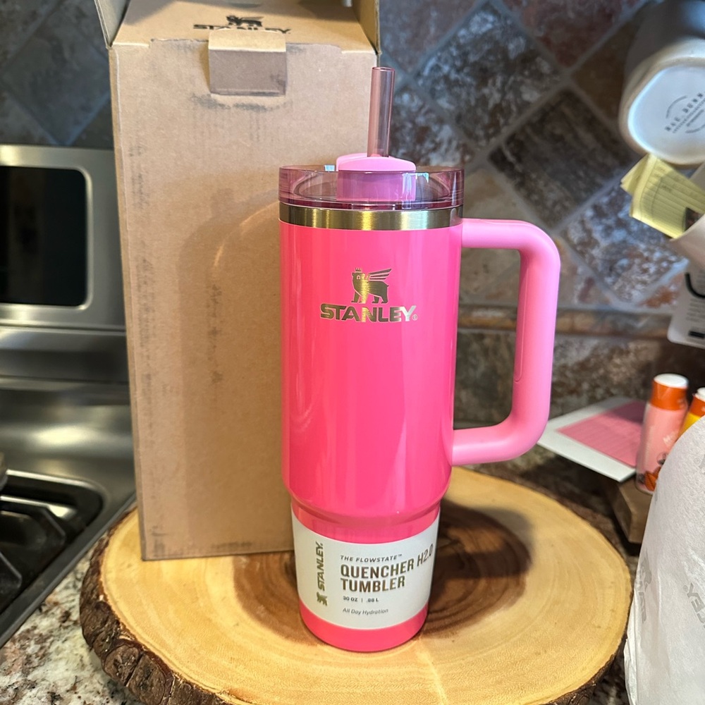 Stanley 30 Oz Pink Parade
